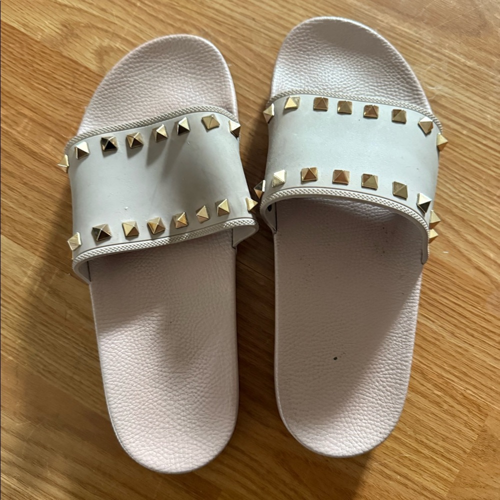 Valentino slides used